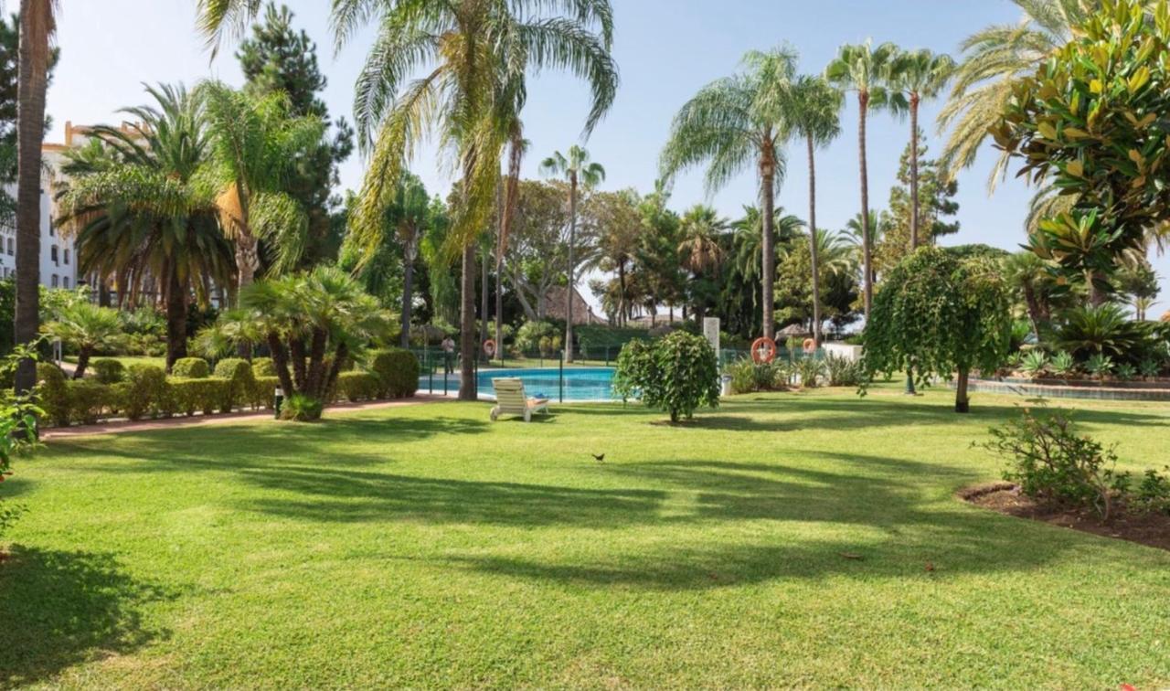 Puerto Banus Beach Apartments Марбелья Екстер'єр фото