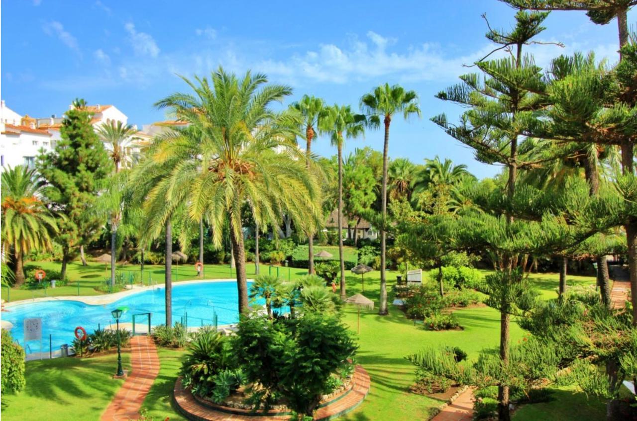 Puerto Banus Beach Apartments Марбелья Екстер'єр фото