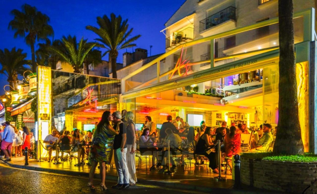 Puerto Banus Beach Apartments Марбелья Екстер'єр фото