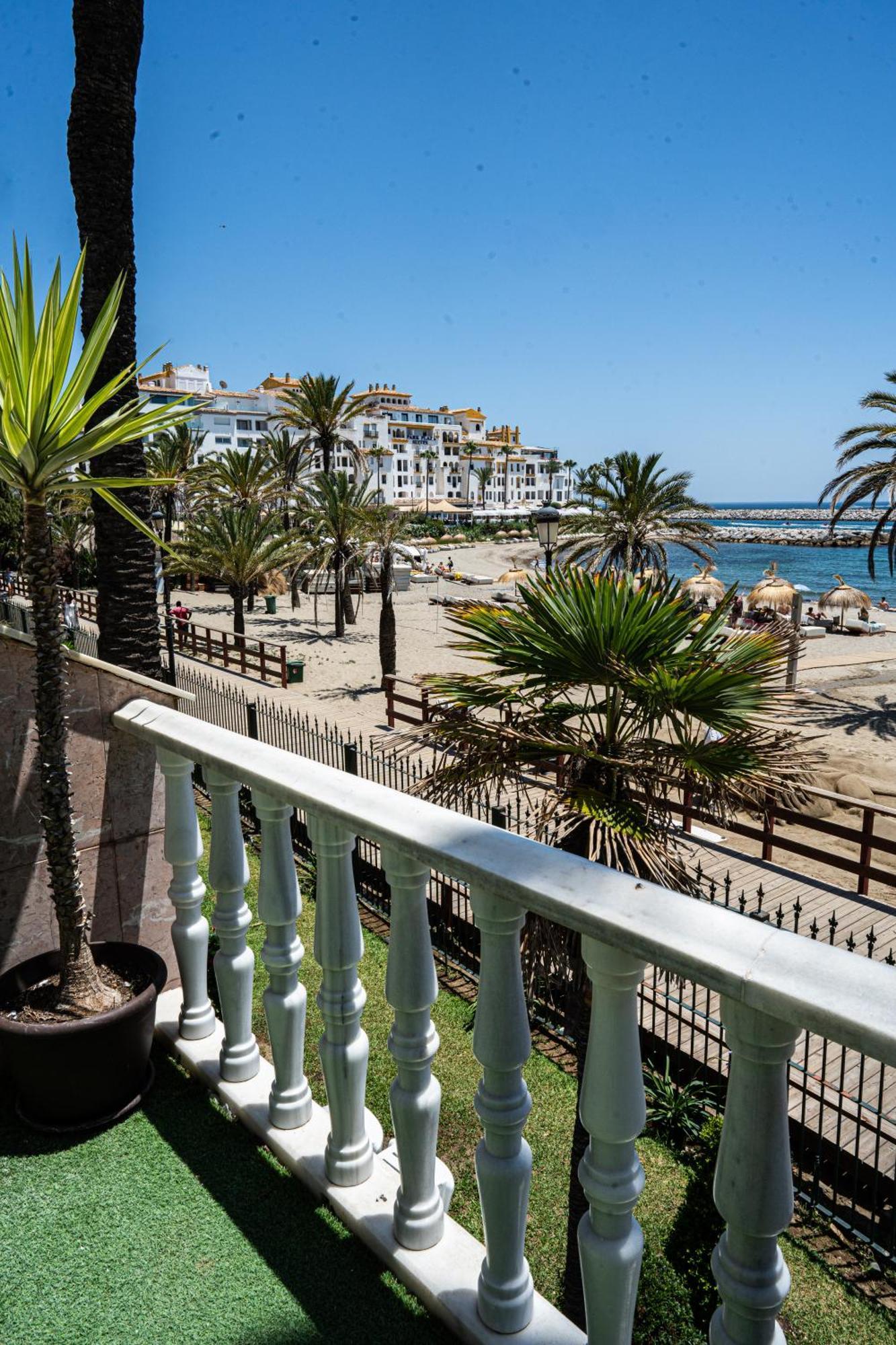 Puerto Banus Beach Apartments Марбелья Екстер'єр фото