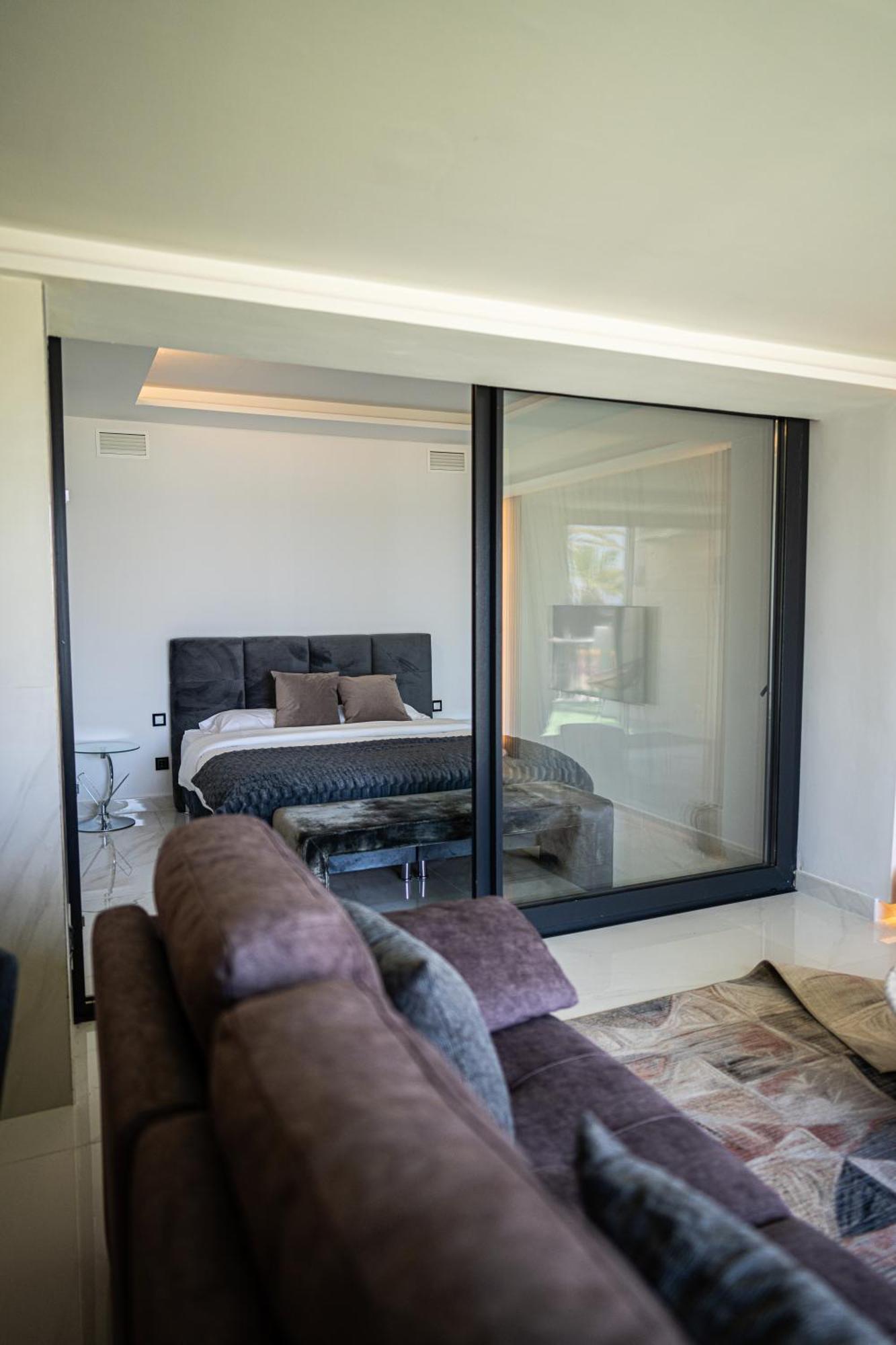 Puerto Banus Beach Apartments Марбелья Екстер'єр фото