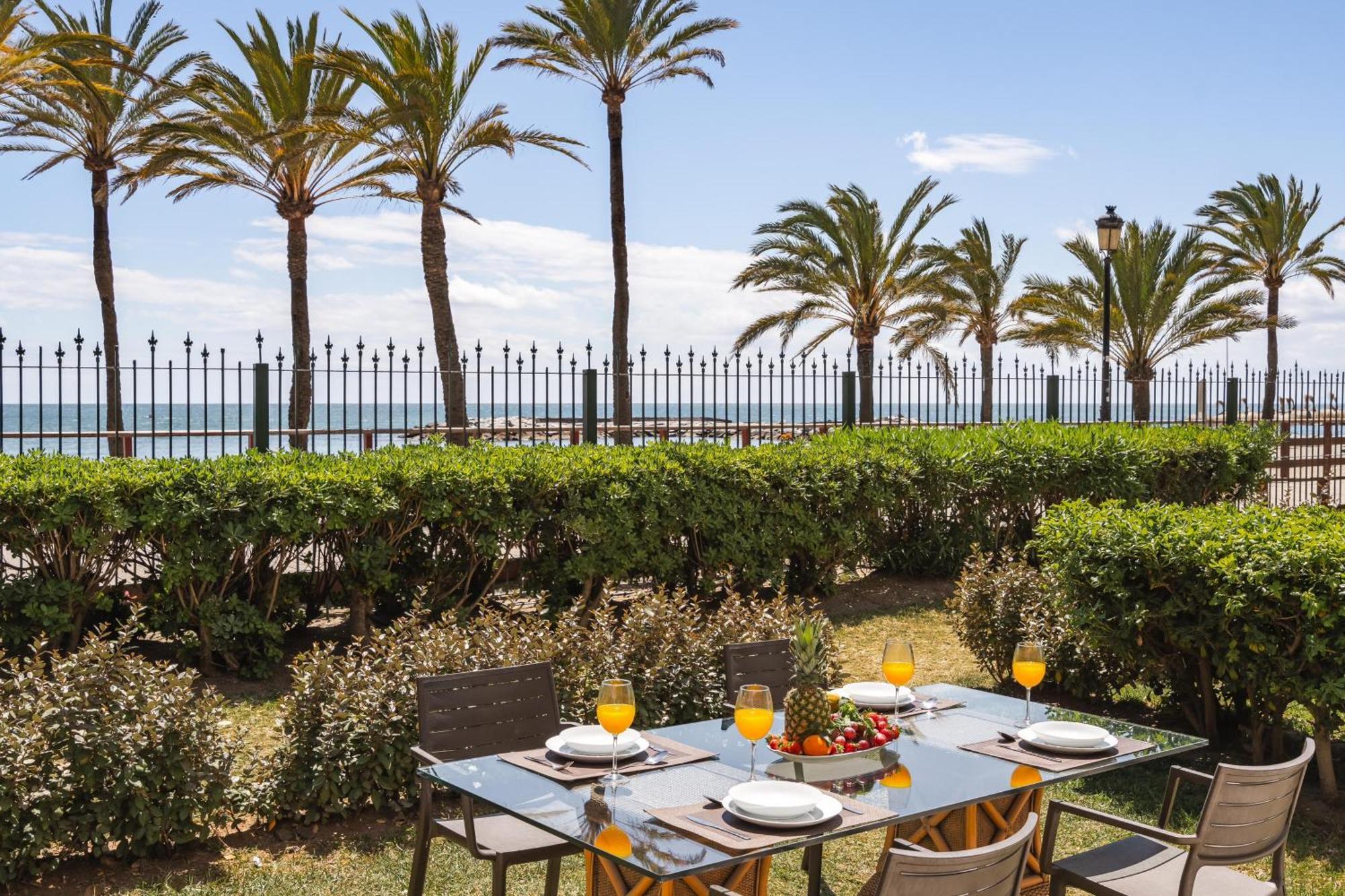 Puerto Banus Beach Apartments Марбелья Екстер'єр фото
